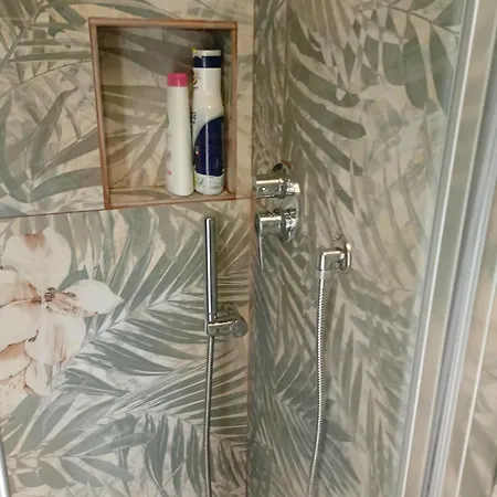 Romeo 招待所 巴里